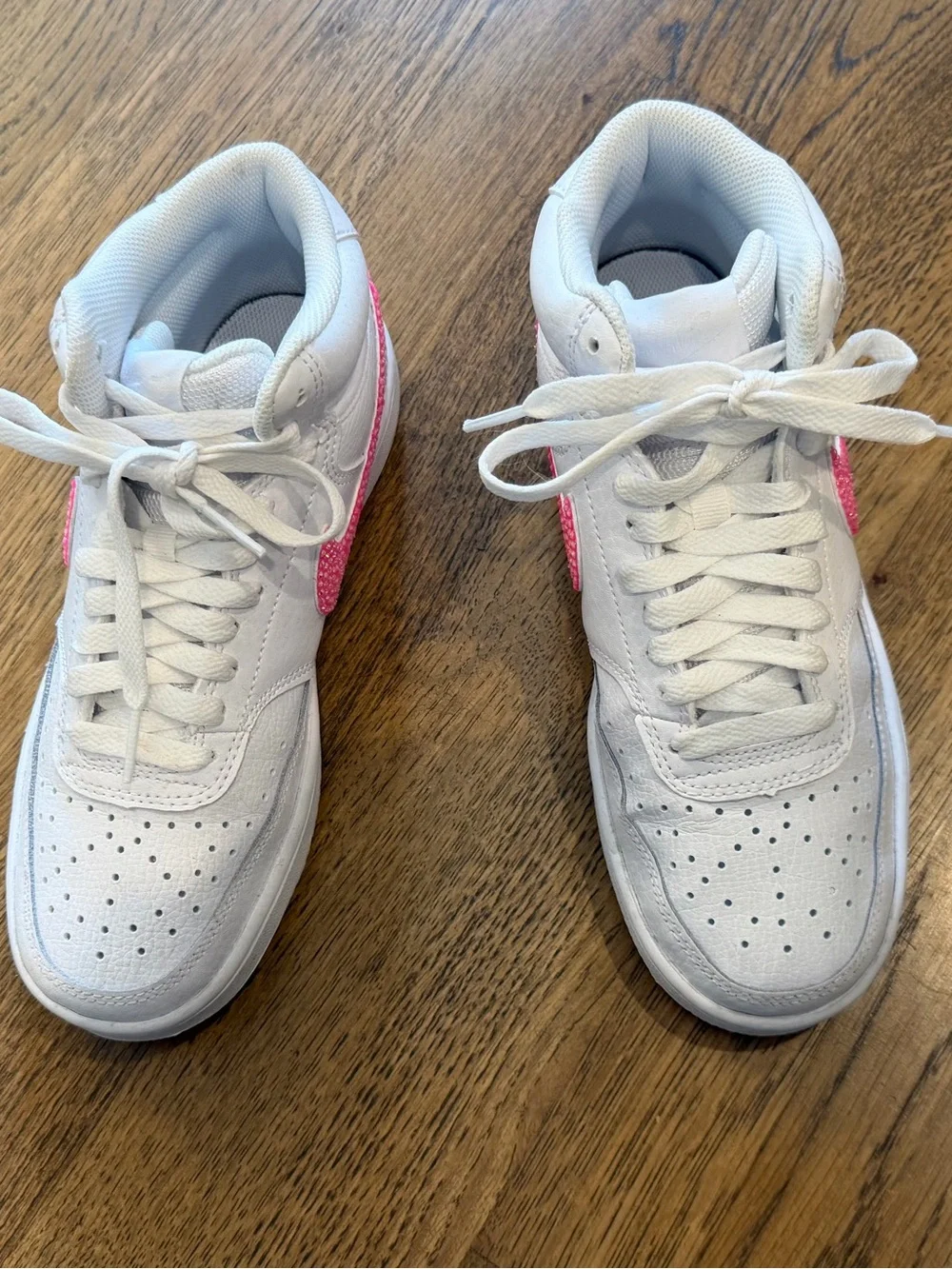 White Womens High-Top Sneakers with Pink Swoosh size 7 (women)